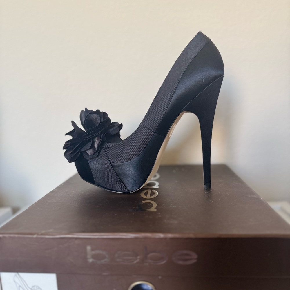 Bebe Black Satin Platform Heels with Floral Detail Size 9 NIB